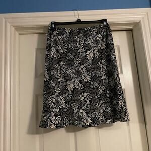 BCBGMAXAZRIA floral skirt in size L